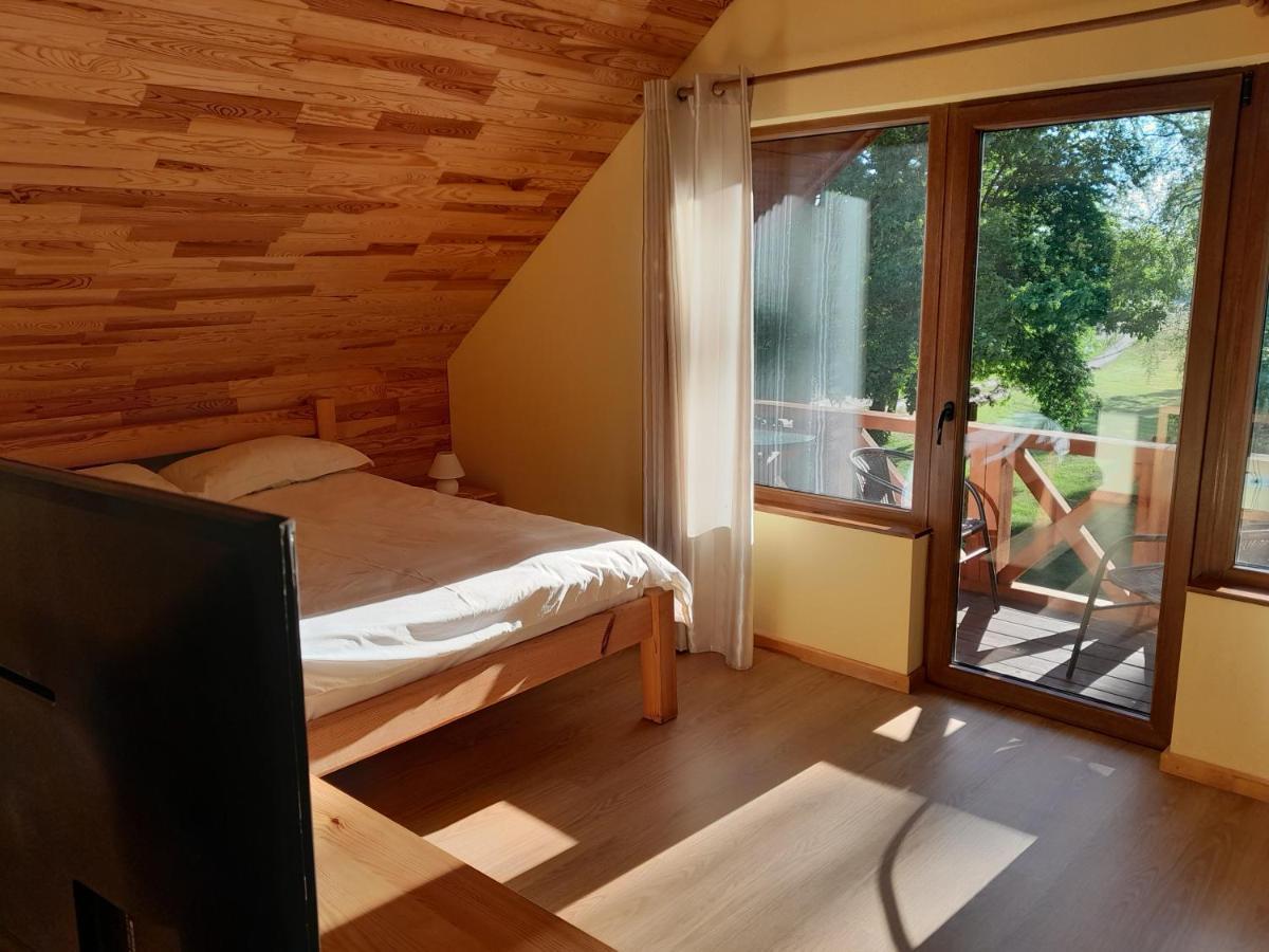 Guest House Vilcini Bernāti Exteriör bild