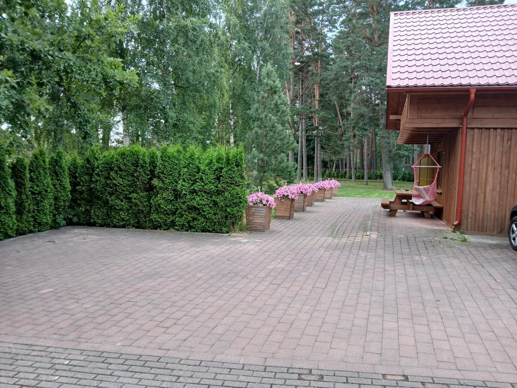 Guest House Vilcini Bernāti Exteriör bild