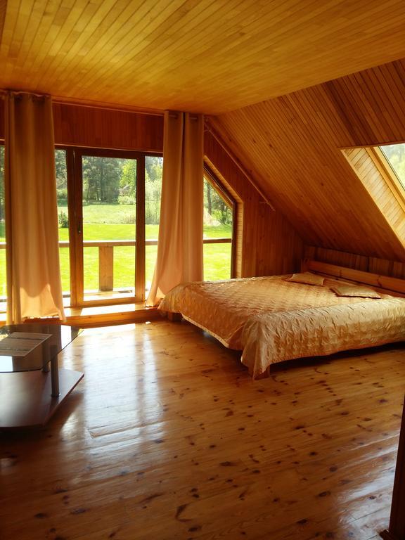 Guest House Vilcini Bernāti Exteriör bild
